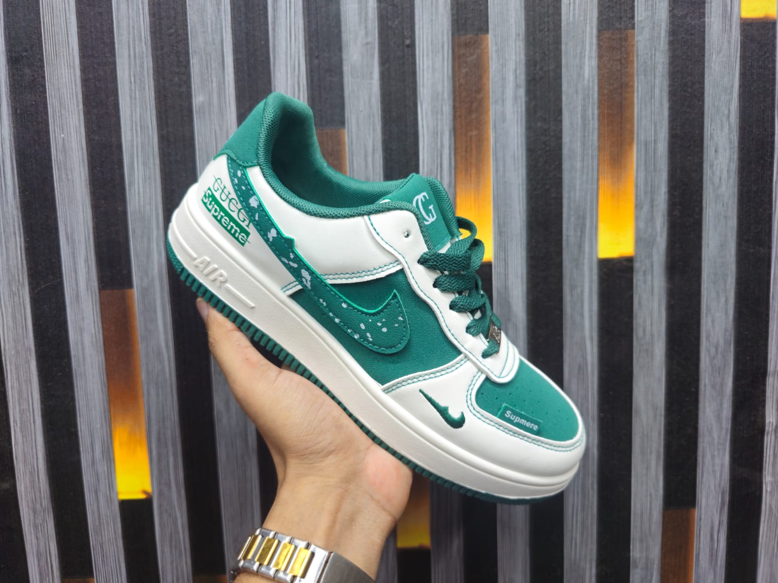 NIKE AIR FORCE 1 LOW