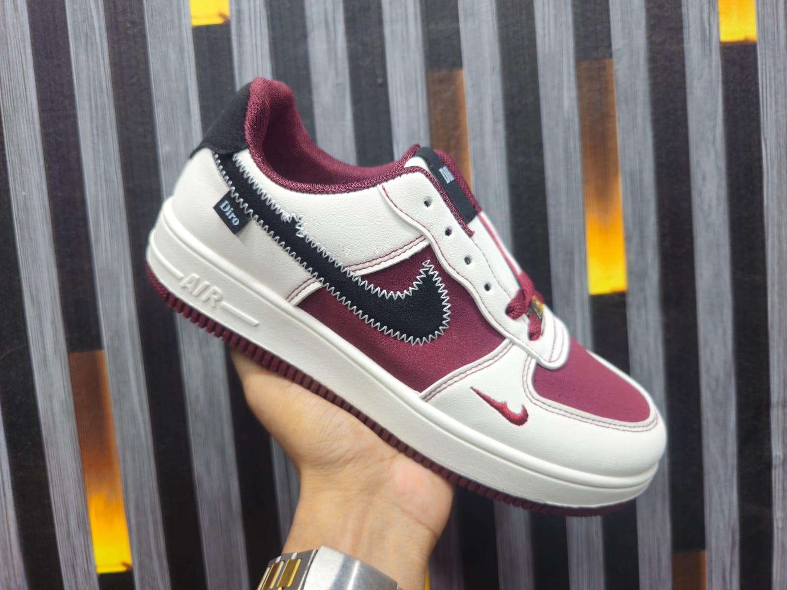 NIKE AIR FORCE 1 LOW
