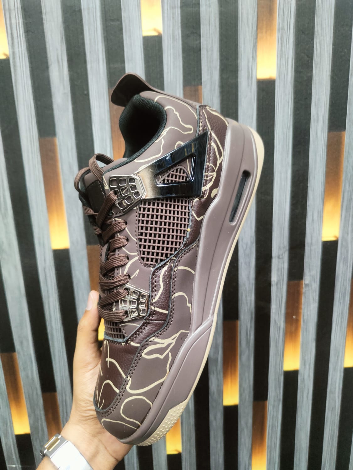 AIR JORDAN 4_DARK BROWN image 4