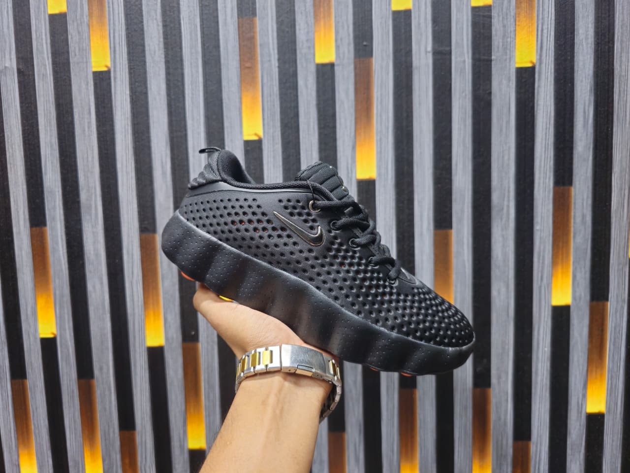 Nike Mind Sneakers – Made in Vietnam -ALL BLACK image 4