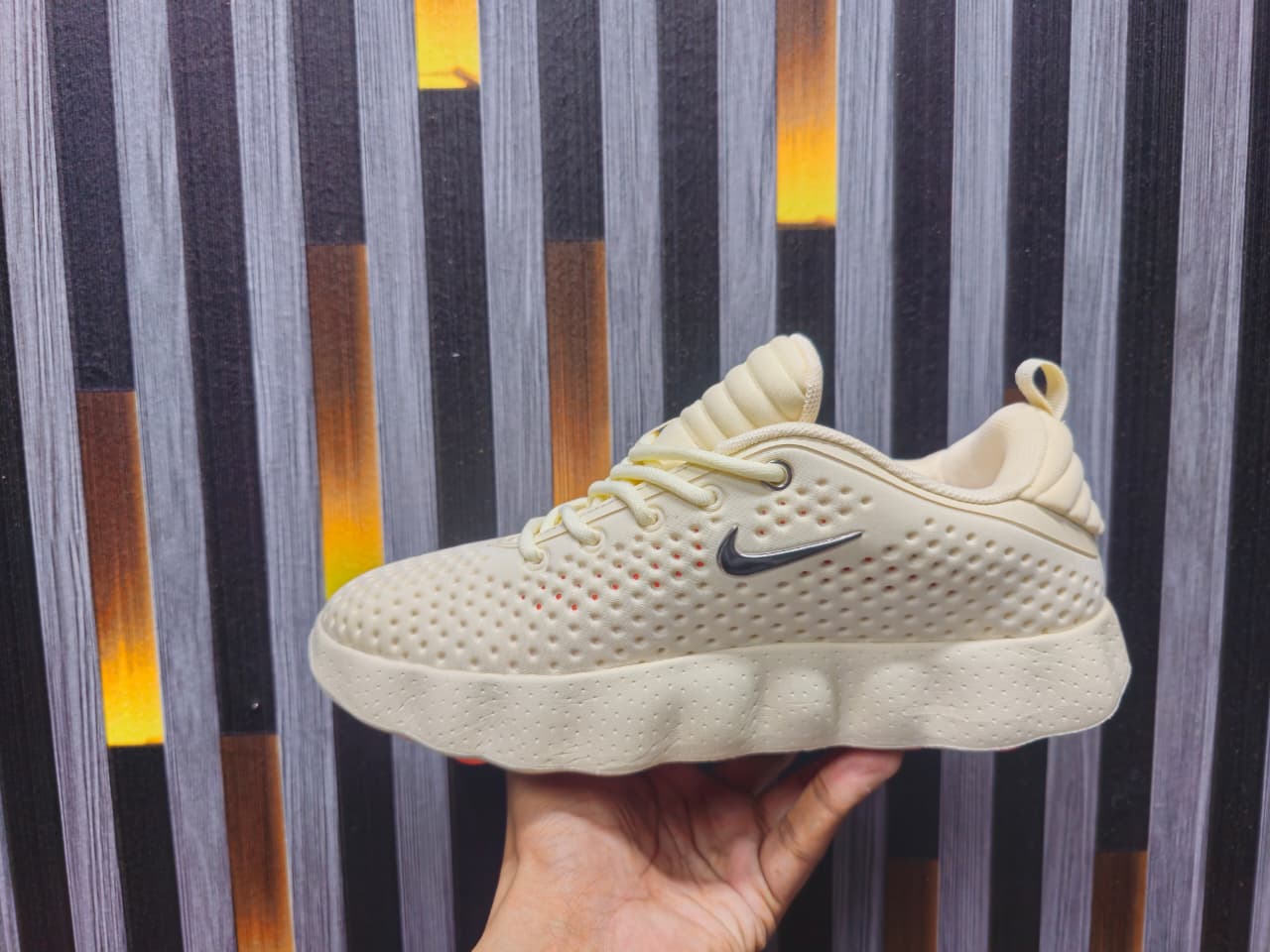 Nike Mind Sneakers – Made in Vietnam -BEIGE image 3