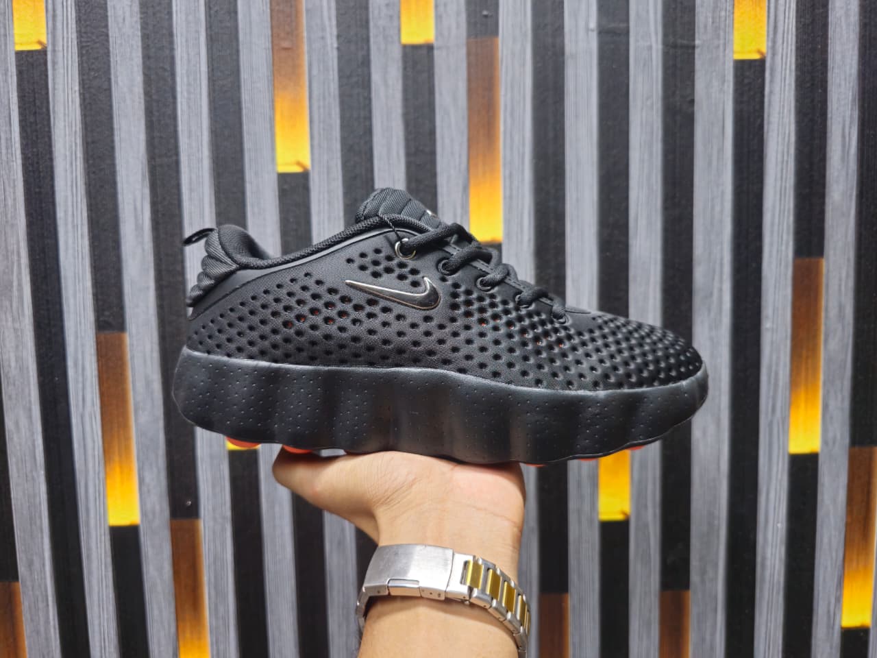 Nike Mind Sneakers – Made in Vietnam -ALL BLACK